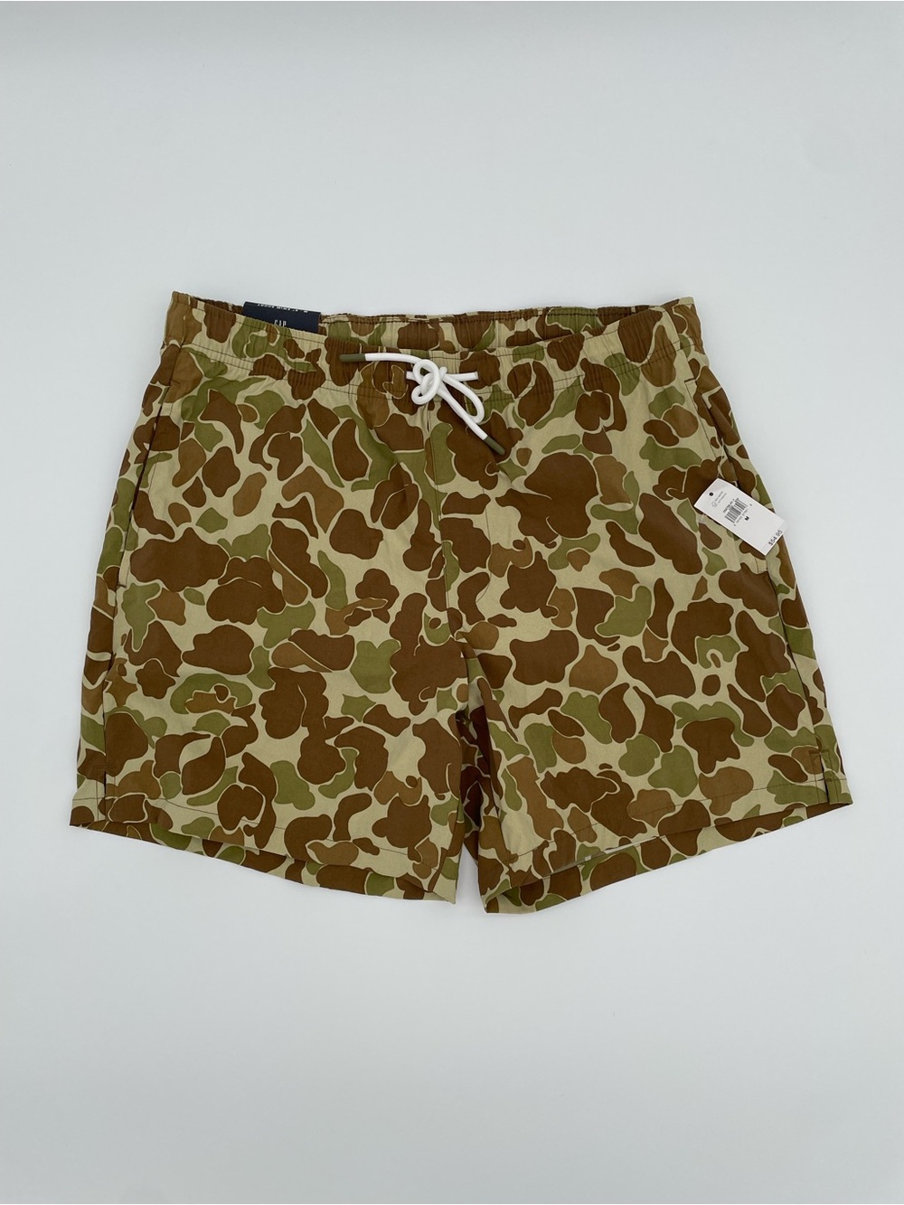 GAP GREEN CAMO 6” SWIM SHORT - MEN’s SIZE Medium